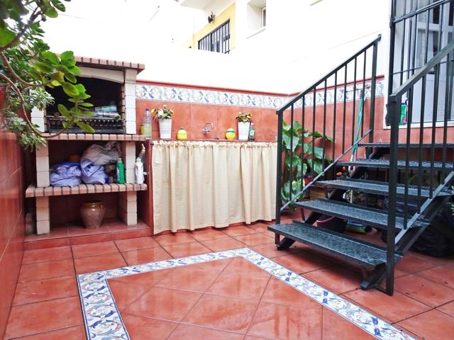 Chalet Adosado en urbanización cerrada zona Teatinos photo 0