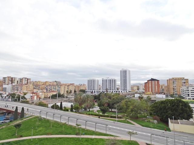 Piso con 5 habitaciones y vistas despejadas. photo 0
