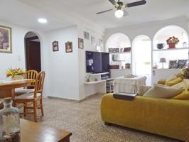 Oportunidad en Málaga: Piso Luminoso de 3 Habitaciones en Cortijo Bazán photo 0