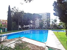 Piso con reforma integral en recinto cerrado con piscina y parking. photo 0