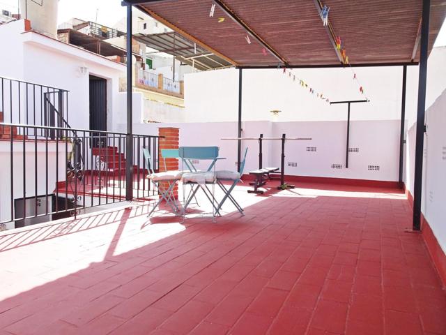 Casa en Vélez Málaga con reforma integral. photo 0