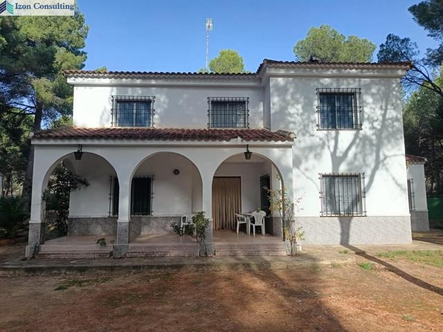 Espectacular parcela con chalet y piscina a 15 minutos de Albacete photo 0