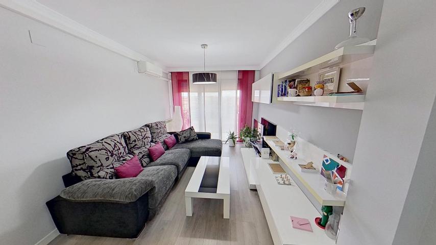 ¡PISO CON TRES HABITACIONES Y DOS BAÑOS CON PISCINA ZONAS COMUNES GARAJE Y TRASTERO! photo 0