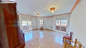 VIVIENDA DE TRES DORMITORIOS Y DOS BAÑOS CON PLAZA DE GARAJE Y DOS TRASTEROS photo 0