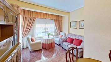 VIVIENDA DE CUATRO DORMITORIOS Y DOS BAÑOS CON DOS PLAZAS DE GARAJE photo 0