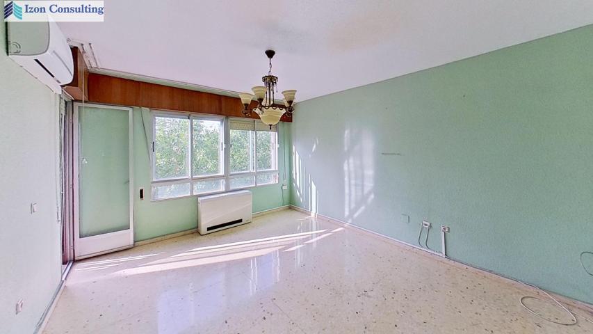 4 dormitorios, dos baños y garaje. junto a la piscina de las cubas photo 0