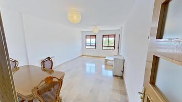VIVIENDA DE TRES DORMITORIOS Y DOS BAÑOS CON PLAZA DE GARAJE Y TRASTERO EN CHINCHILLA photo 0