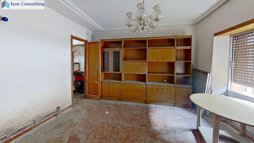 Casa para reforma integral en esquina ¿Buscas crear tu hogar ideal desde cero? Esta es tu oportunidad. photo 0