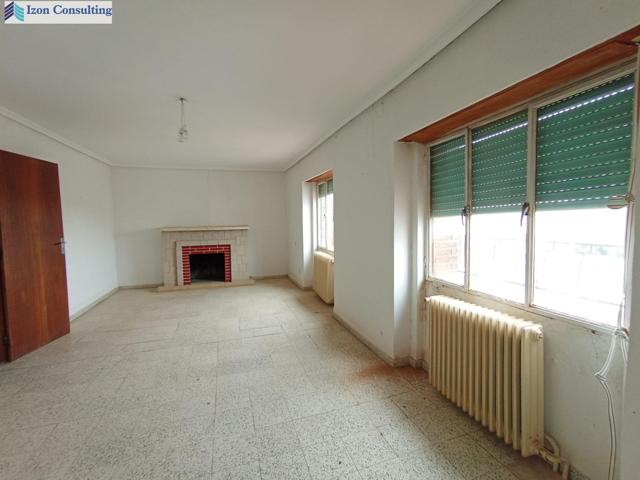 Amplio piso de 6 habitaciones con terraza exterior - FINANCIACIÓN 100% MAS GASTOS. photo 0