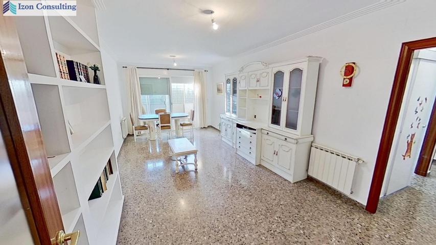 3 dormitorios, dos baños, garaje y trastero en Albacete photo 0