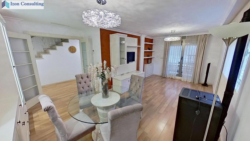 ESPECTACULAR ADOSADO EN MEDICINA DE 5 DORMITORIOS Y 4 BAÑOS CON PISCINA photo 0