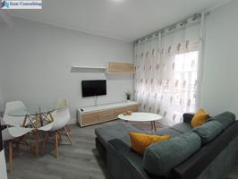 Amplio piso reformado con balcón perimetral en Ensanche–Franciscanos photo 0