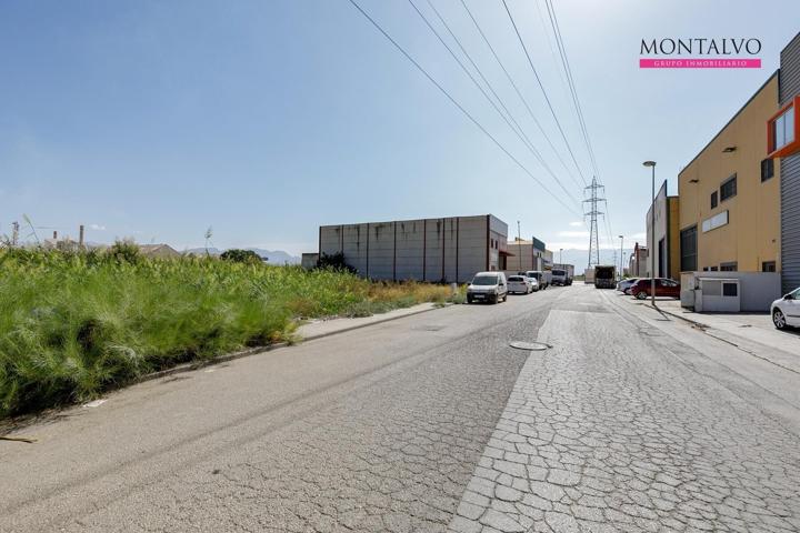 Parcela de 767 metros cuadrados en venta en Atarfe, en el polígono industrial photo 0