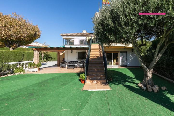 ESPECTACULAR CHALET EN LAS GABIAS photo 0