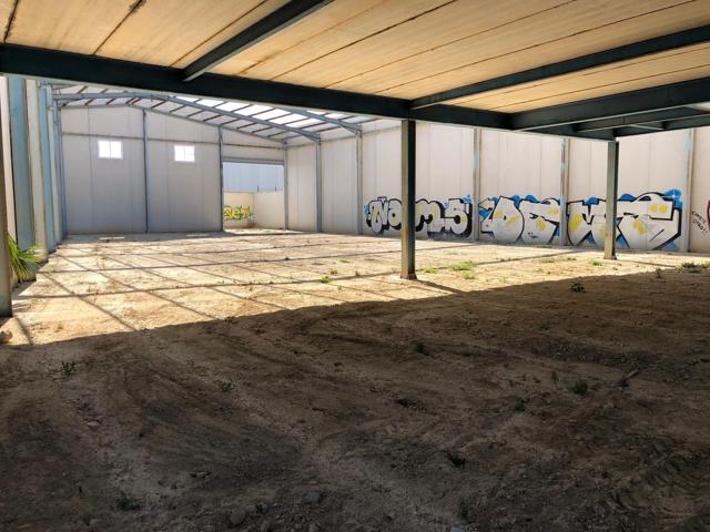 Nave industrial con gran parcela en Dolores photo 0