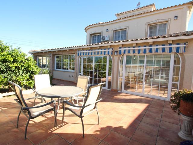 VILLA EN ESQUINA EN EL CHAPARRAL photo 0