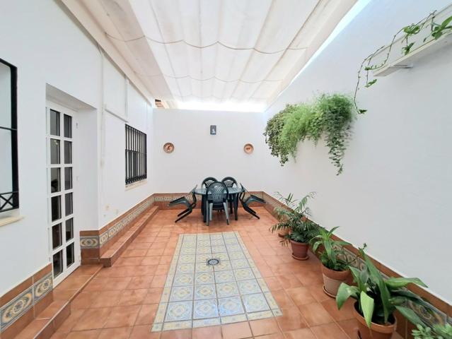 CASA EN VENTA EN PLENO CENTRO DE ALCALA DE GUADARIA photo 0