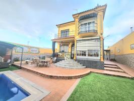 Espectacular vivienda en Alcalá de Guadaíra en la zona de Santa Lucia photo 0