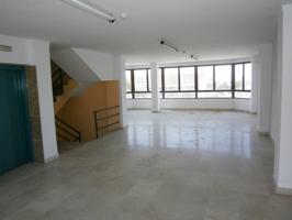 Edificio de 4 plantas y ascensor ! photo 0