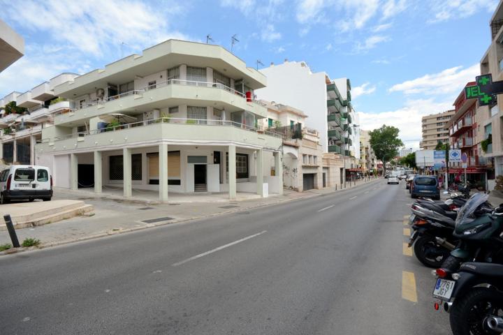 Local comercial en Joan Miró photo 0