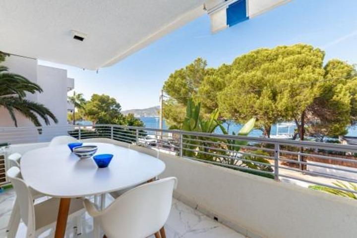 Apartamento con maravillosas vistas al mar y a la piscina comunitaria en una ubicación privilegiada photo 0