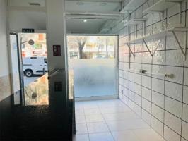 Local comercial con licencia de bar en ubicación privilegiada photo 0