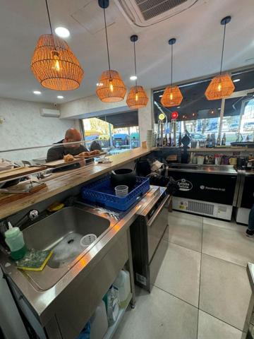 TRASPASO CAFETERIA CENTRICA CON TERRAZA photo 0