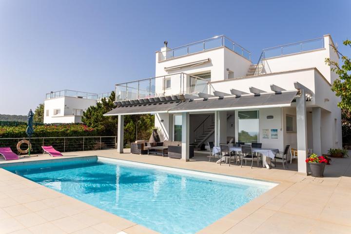 MARAVILLOSO CHALET CON LT Y VISTAS MAR photo 0