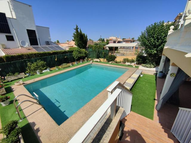 Vivienda unifamiliar con vistas al mar y piscina en Bahía Azul photo 0