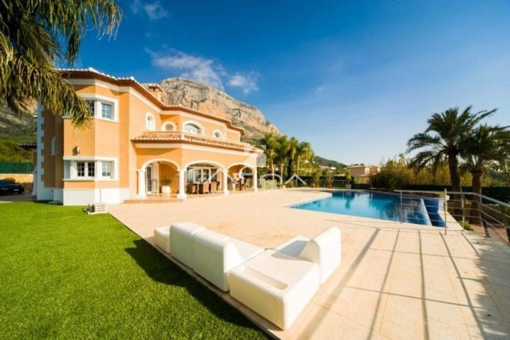 Casa En venta en Montgó - Ermita, Jávea-xàbia photo 0