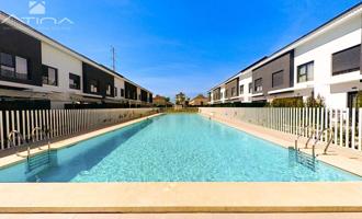 Unifamiliar Pareada En venta en Avenida De La Mar, Park Nord - Casona, Gandia photo 0