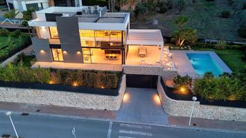 Casa En venta en Avenida De L'Arenal, Montañar-El Arenal, Jávea - Xàbia photo 0