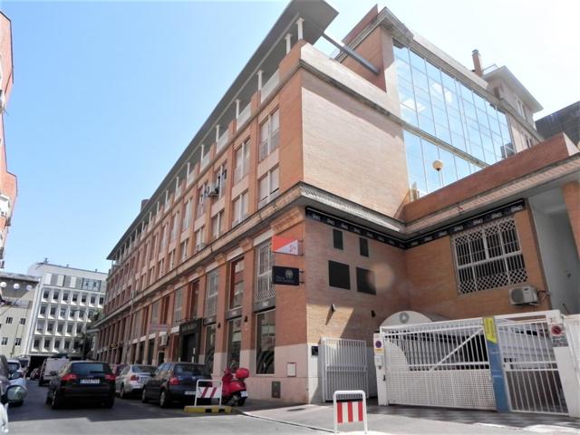 SE VENDE PLAZA GARAJE EDIFICIO ENFRENTE DEL CORTE INGLÉS NERVIÓN photo 0