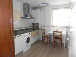 PISO en alquiler de 3 D y 2 B en buen estado photo 0
