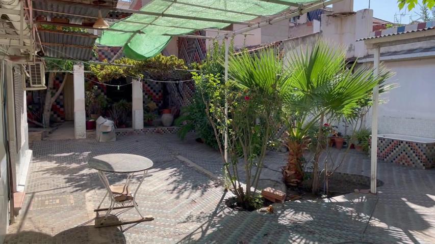 CASA CON AMPLIO PATIO photo 0