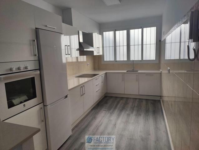 Piso En alquiler en Nervion, Sevilla photo 0