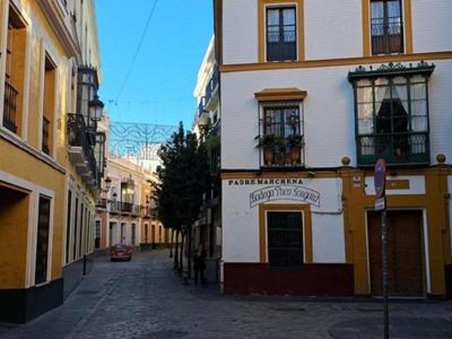 PLAZA DE GARAJE PARA COCHE GRANDE EN PLENO CENTRO photo 0