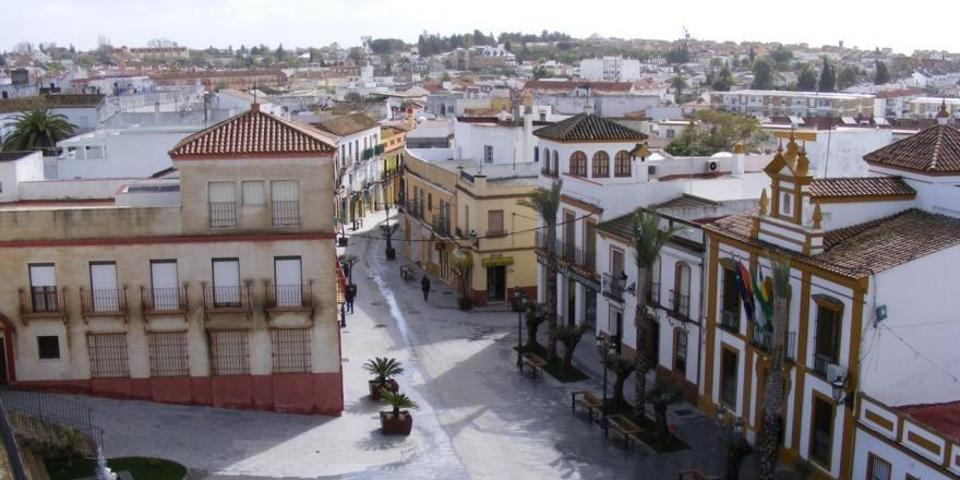 Se vende casa con planta baja y azotea en la mejor zona de Gines (Sevilla) photo 0