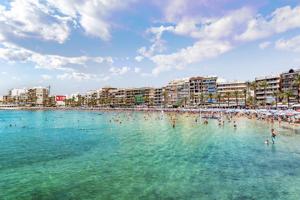 Maravilloso estudio a 400 metros de la playa del cura en Torrevieja photo 0