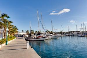 APARTAMENTO DE 3 DORMITORIOS CON VISTAS AL PUERTO Y AL MAR EN TORREVIEJA, ZONA CENTRO photo 0