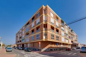 APARTAMENTO DE 2 DORMITORIOS CON PISCINA COMUNITARIA Y A 300M DE LA PLAYA photo 0