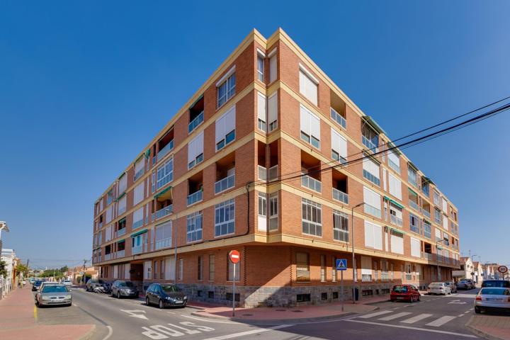 APARTAMENTO DE 2 DORMITORIOS CON PISCINA COMUNITARIA Y A 300M DE LA PLAYA photo 0