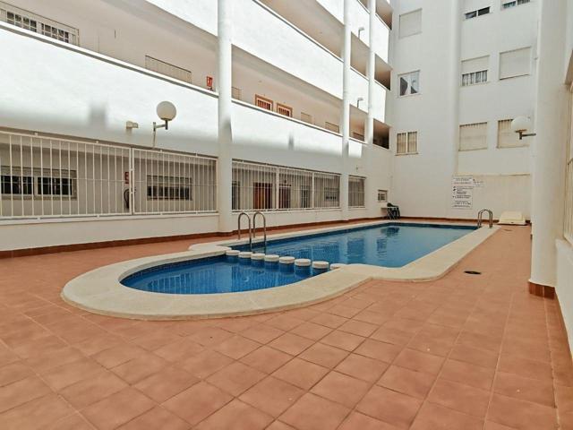 Apartamento de 2 dormitorios con terraza y piscina, a 500 m de la Playa del Acequión – Torrevieja photo 0