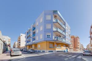APARTAMENTO DE 2 DORMITORIOS CON GARAJE EN EL CENTRO DE TORREVIEJA photo 0