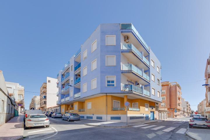 APARTAMENTO DE 2 DORMITORIOS CON GARAJE EN EL CENTRO DE TORREVIEJA photo 0