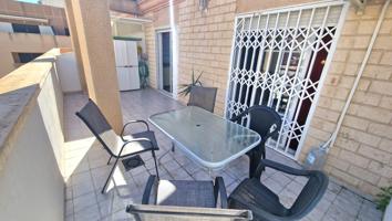 Donde la luz del Mediterráneo entra por cada ventana · Ático en Torrevieja centro photo 0