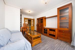 AMPLIO APARTAMENTO DE 3 DORMITORIOS CON TERRAZA Y TRASTERO EN TORREVIEJA photo 0