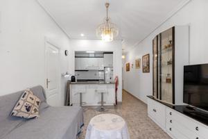 ¡Apartamento a solo 10 minutos andando del mar y del nuevo centro de ocio de Torrevieja! photo 0