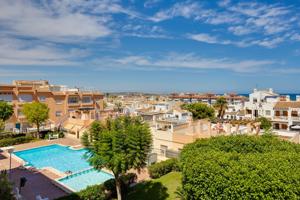 APARTAMENTO DE 2 DORMITORIOS EN TORREVIEJA CON VISTAS DESPEJADAS Y PISCINA COMUNITARIA photo 0