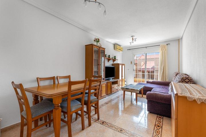 Ático de dos dormitorios con terraza orientación sur photo 0